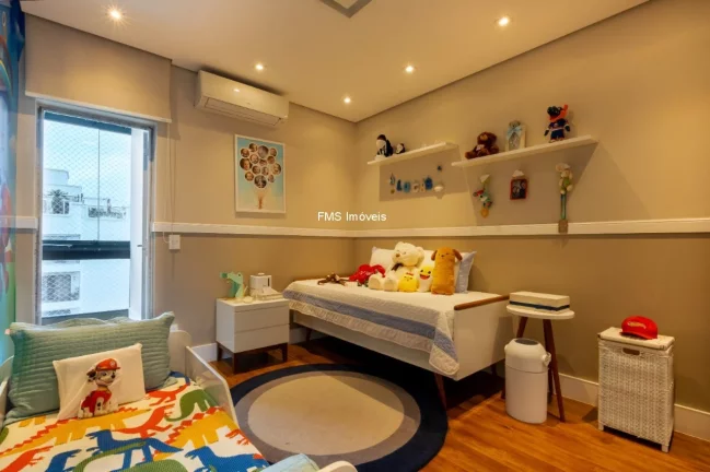 Imagem Cobertura a venda em Moema com 3 quartos, 1 suíte, 1 sala, 4 banheiros, 3 vagas de garagem, 245m².