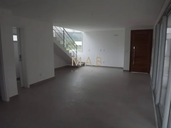 Imagem Casa à venda em Florianópolis: 3 quartos, 1 suíte, 2 salas, 2 banheiros, vaga na garagem e 140m² no Ribeirão da Ilha.