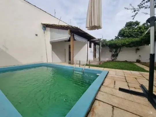Imagem Casa 3 Dormitórios com Piscina à Venda no Guarujá - Zona Sul de Porto Alegre