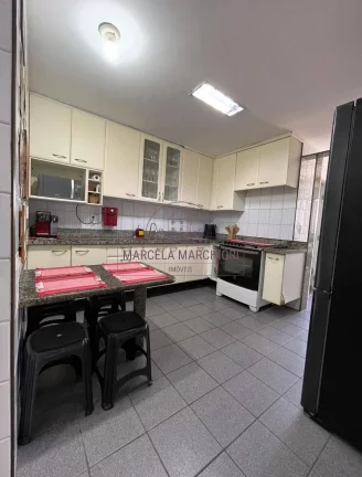 Imagem 4 quartos, suíte, 3 banheiros, 2 vagas, 1 quarto foi transformado em closet