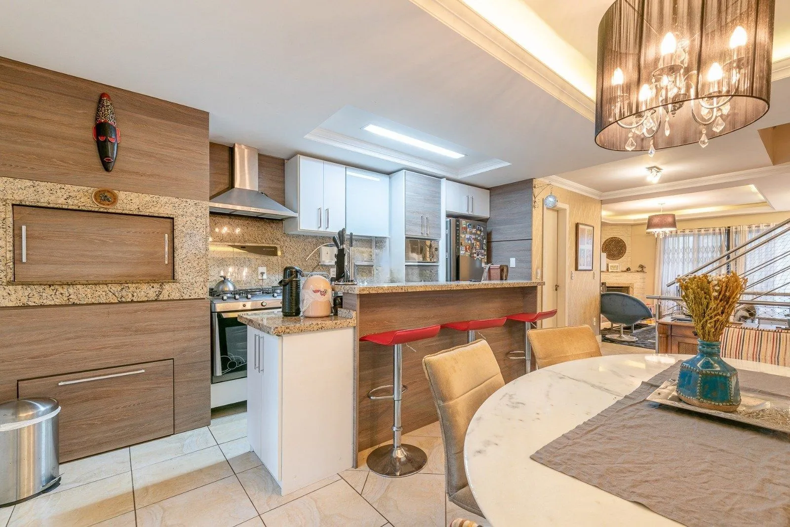 Imagem Casa com 3 dormitórios, suíte, pátio com spa, 3 vagas, Rua do Pampa - Ecoville