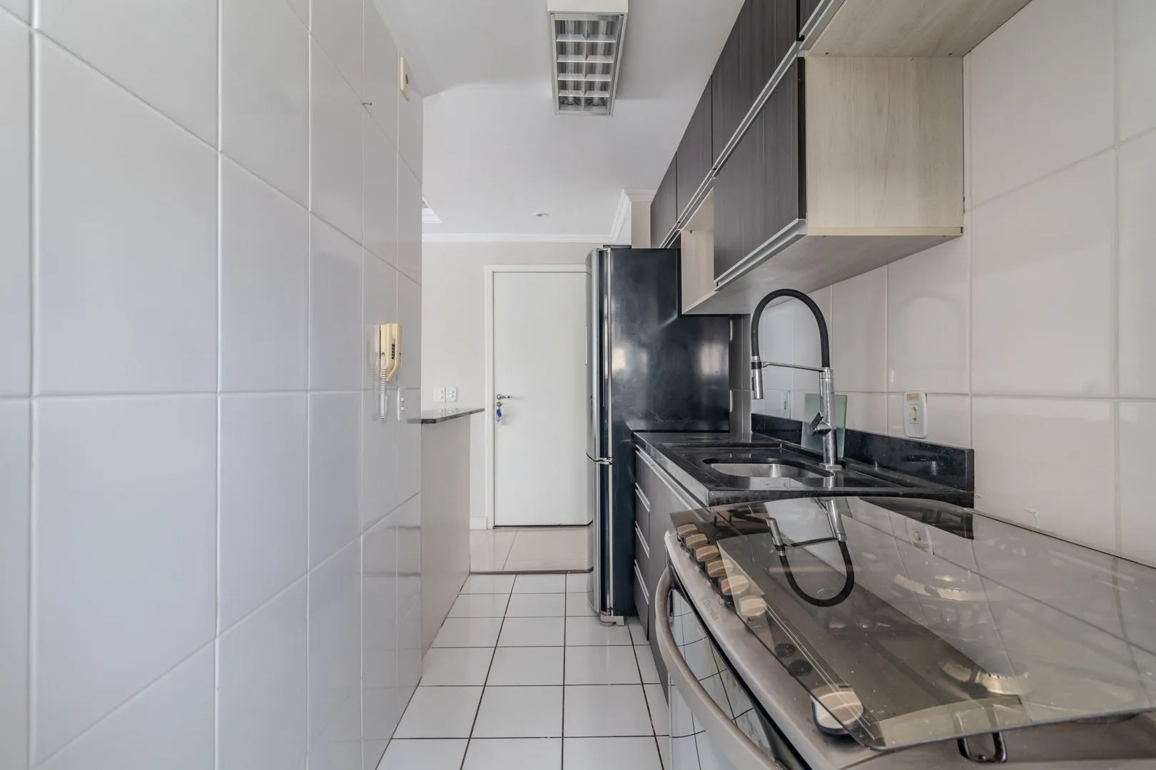 Imagem MÁFFER IMÓVEIS ALUGA LINDO APARTAMENTO 2 DORMITÓRIOS MOBILIADO COM GARAGEM NA AV. ASSIS BRASIL, PRÓXIMO AO SHOPPING LINDÓIA