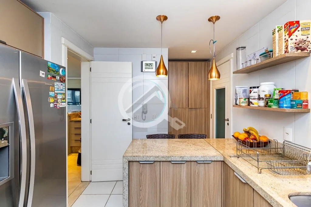 Imagem Desfrute do luxo em um apartamento totalmente mobiliado com 137m² de área privativa, composto por ...