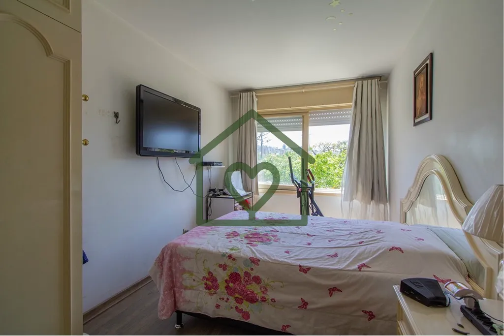 Imagem No Bairro Santana, apartamento 2 dormitórios, frente com sol da manhã, cozinha, área de serviço ...