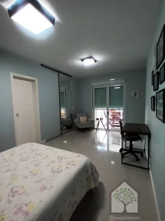 Imagem Casa de alto padrão em Condomínio Fechado