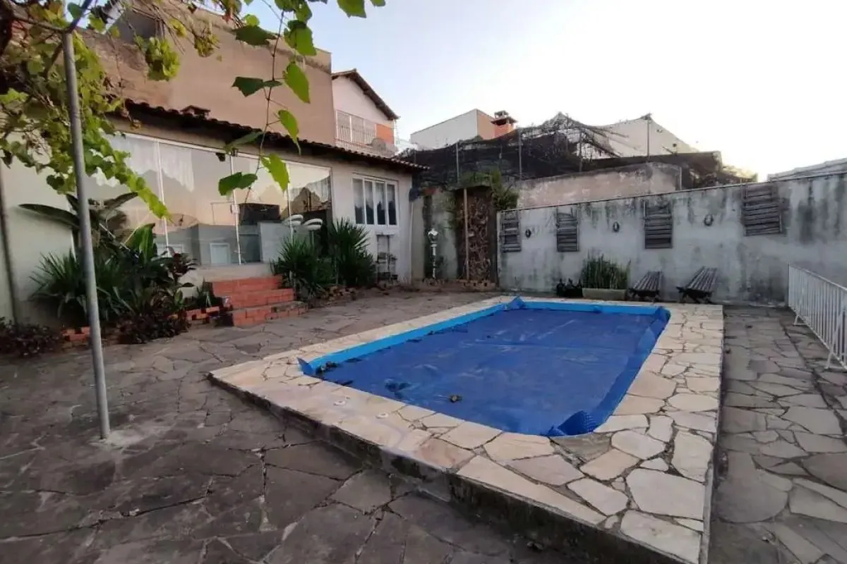 Imagem Sobrado com suíte, piscina e espaço gourmet no Jardim Sabará
