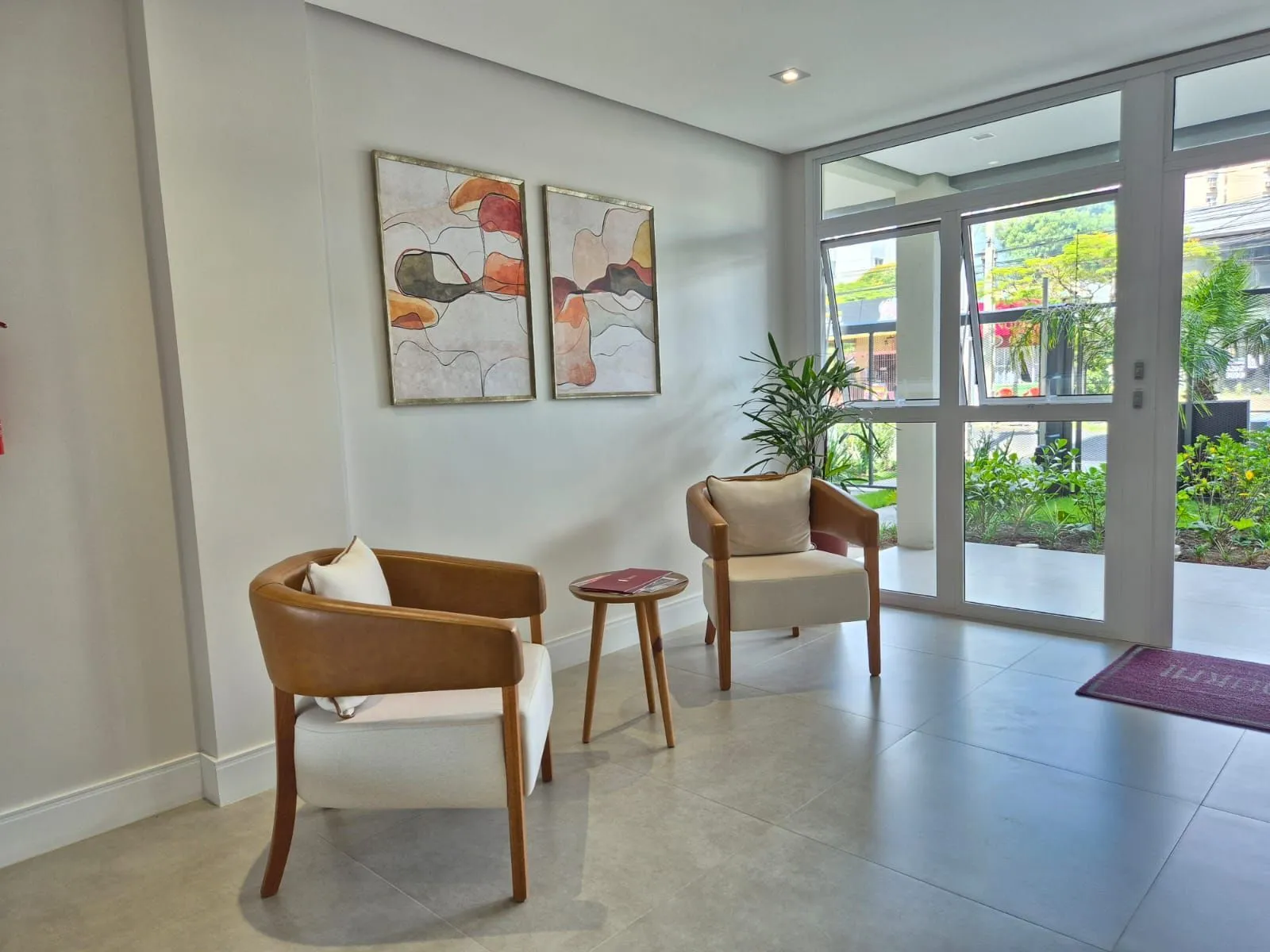 Imagem Apartamento 2 Dormitórios com Vaga de Garagem | Pronto para Morar!