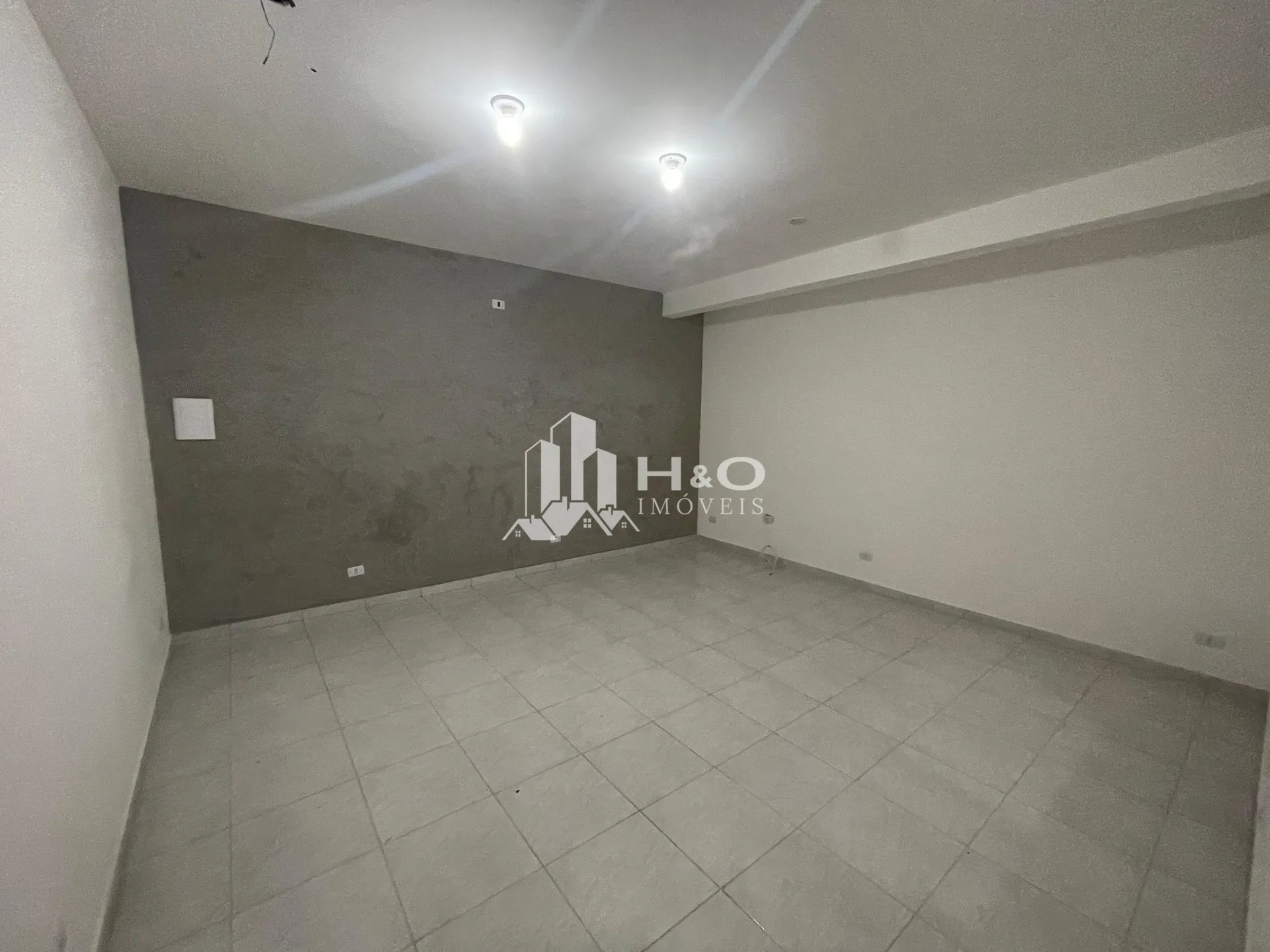 Imagem Salas Comercial Locação na Av. dos Latinos - 24m² | Região Comercial Ampla !