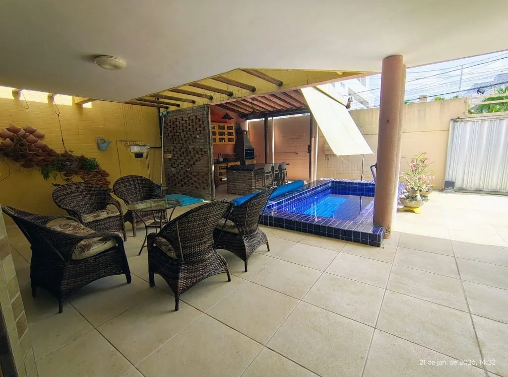 Foto do imóvel Casa localização privilegiada no Bessa com 4 dormitórios à venda por R$ 1.300.000 - Bessa - João Pessoa/PB