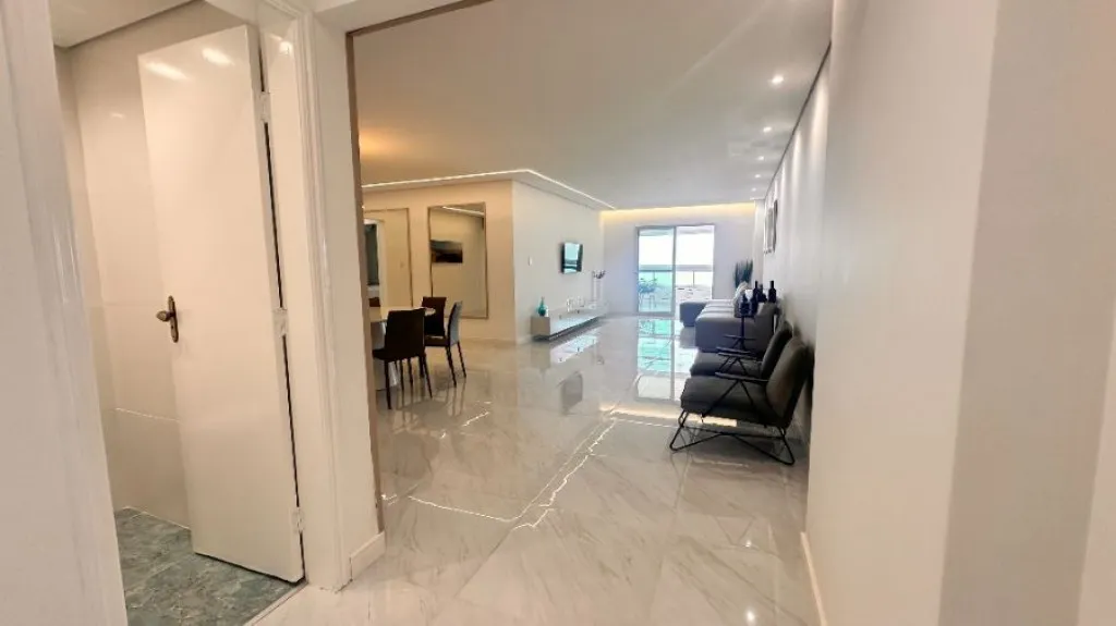 Imagem APARTAMENTO COM 190,00 m² - CANTO DO FORTE - PRAIA GRANDE SP