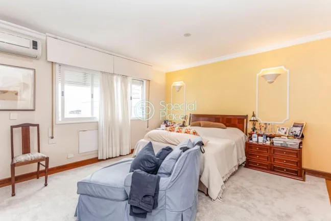 Imagem Linda cobertura triplex em rua super procurada do bairro. São 391m2 com 4 dormitórios ( 1 suíte )...