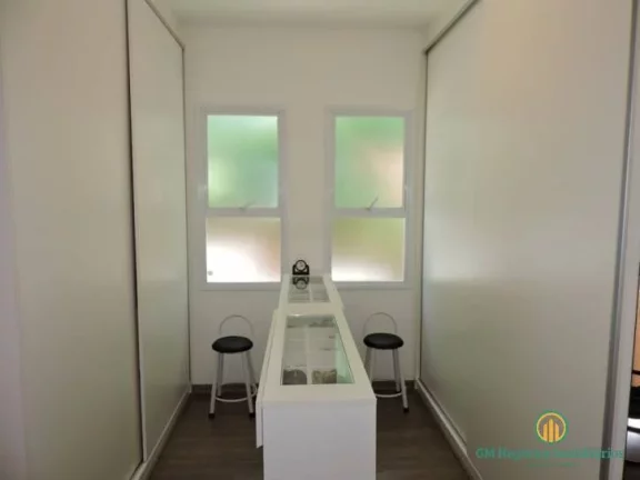 Imagem Nova, moderna, 4 suítes e 7 vagas cobertas - Jd Colonial