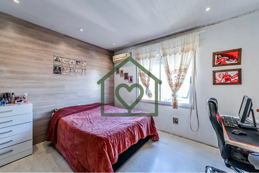 Imagem Apartamento à venda no bairro Sarandi 
 
Amplo e aconchegante, este imóvel conta com 3 dormitório...