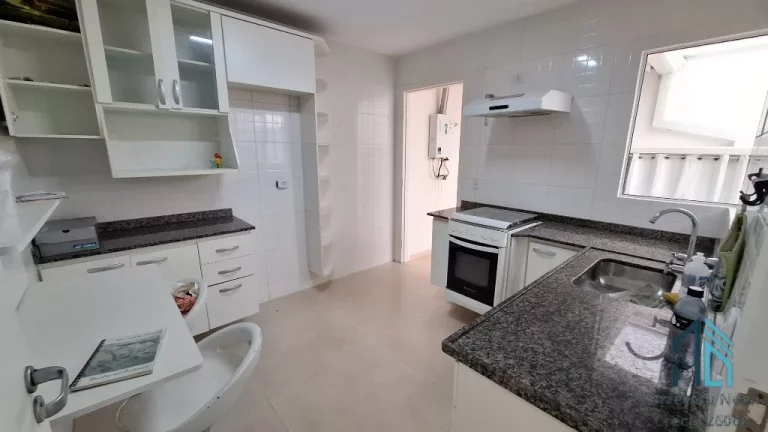 Imagem Sobrado LINDO, 03 quartos c/suíte, sacada, 04 vagas, no Jardim das Américas em Curitiba PR