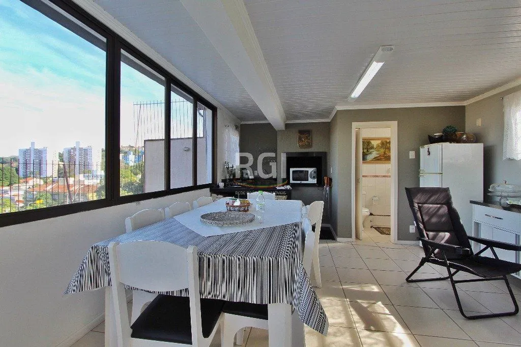 Imagem Cobertura para Venda - 177.81m², 3 dormitórios, sendo 1 suites, 1 vaga - Teresópolis