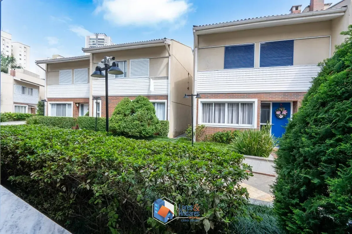 Imagem Casa no condomínio New England Condominium para venda e locação com 4 quartos, sendo 2 suítes, 292m²