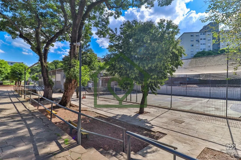 Imagem No bairro Jardim Itu Sabará, na Rua Franklin n° 250, localizado no 4º andar, este apartamento com...