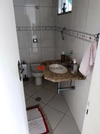 Imagem Sobrado à venda 3 Quartos, 1 Suite, 5 Vagas, 240M², Jardim, Santo André - SP
