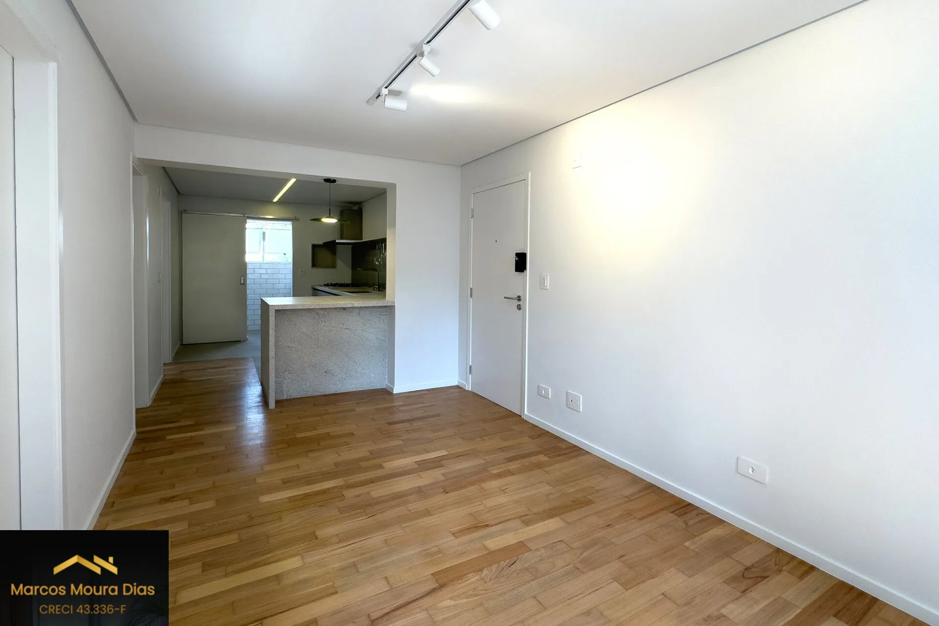 Imagem Apartamento no Alto da Lapa REFORMADO com 2 Dormitórios e 1 Vaga Coberta. Edifício com Lazer