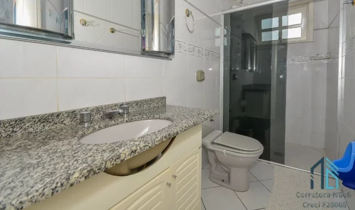 Imagem Sobrado 03 quartos c/suíte, ático, espaço nos fundos, no Tingui em Curitiba PR