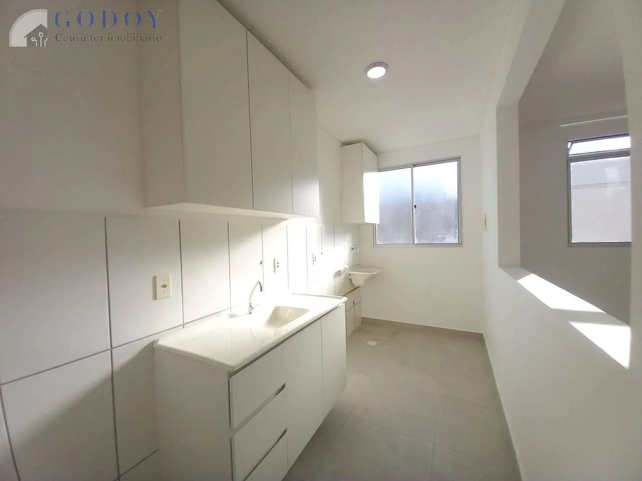 Foto do imóvel Amplo Apartamento ótima localização com Piso Porcelanato