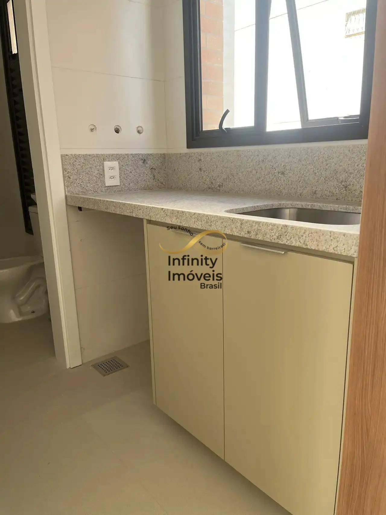 Imagem TERRARO - Apartamento à venda no bairro Santo Antônio - Belo Horizonte/MG