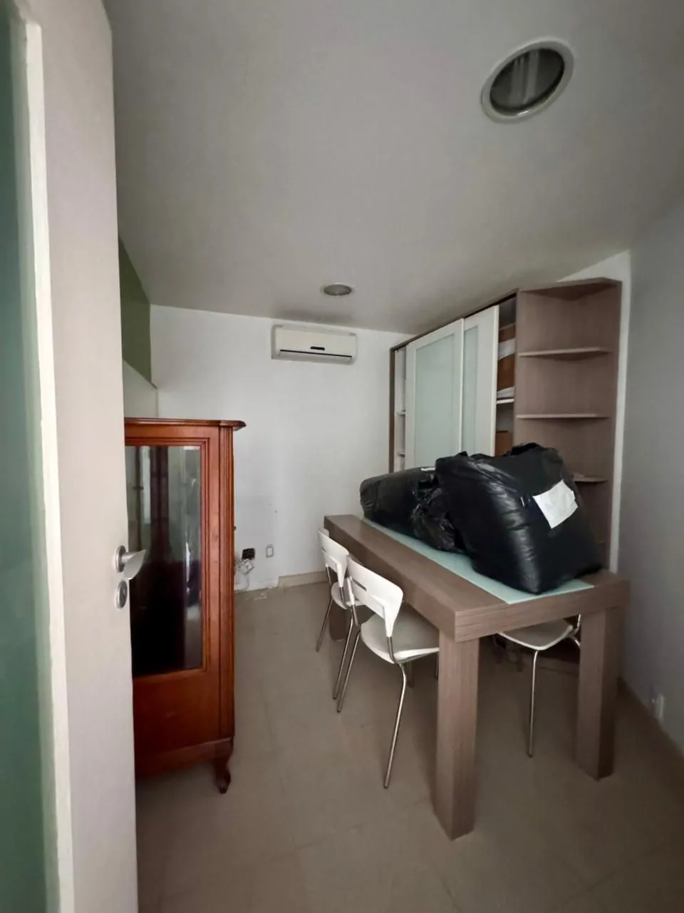 Imagem Oportunidade! Sala com garagem dupla na Cristóvão!