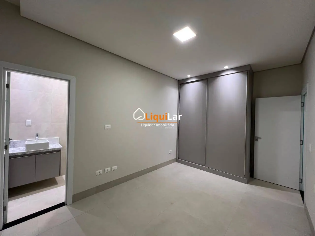 Imagem Alphaville 4 | Casa Térrea com Escritório, Cozinha Separada e Piscina Aquecida