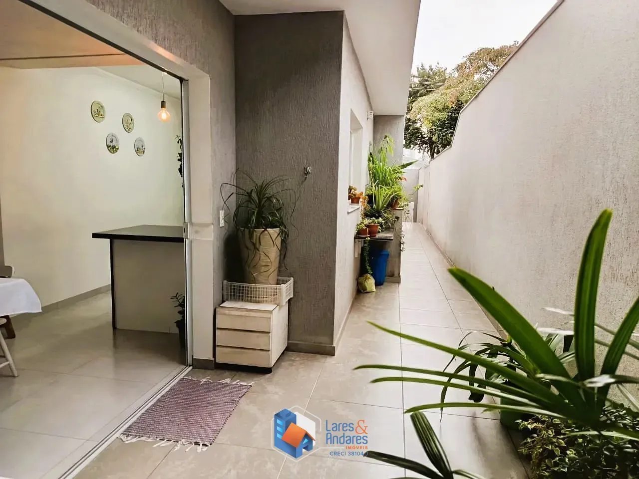 Imagem SOBRADO IMPECÁVEL À VENDA COM 250 M², 3 DORMS (1 SUÍTE), COZINHA INTEGRADA COM ÁREA GOURMET, MÓVEIS PLANEJADOS E 2 VGS - VILA PRUDENTE, SÃO PAULO, SP.