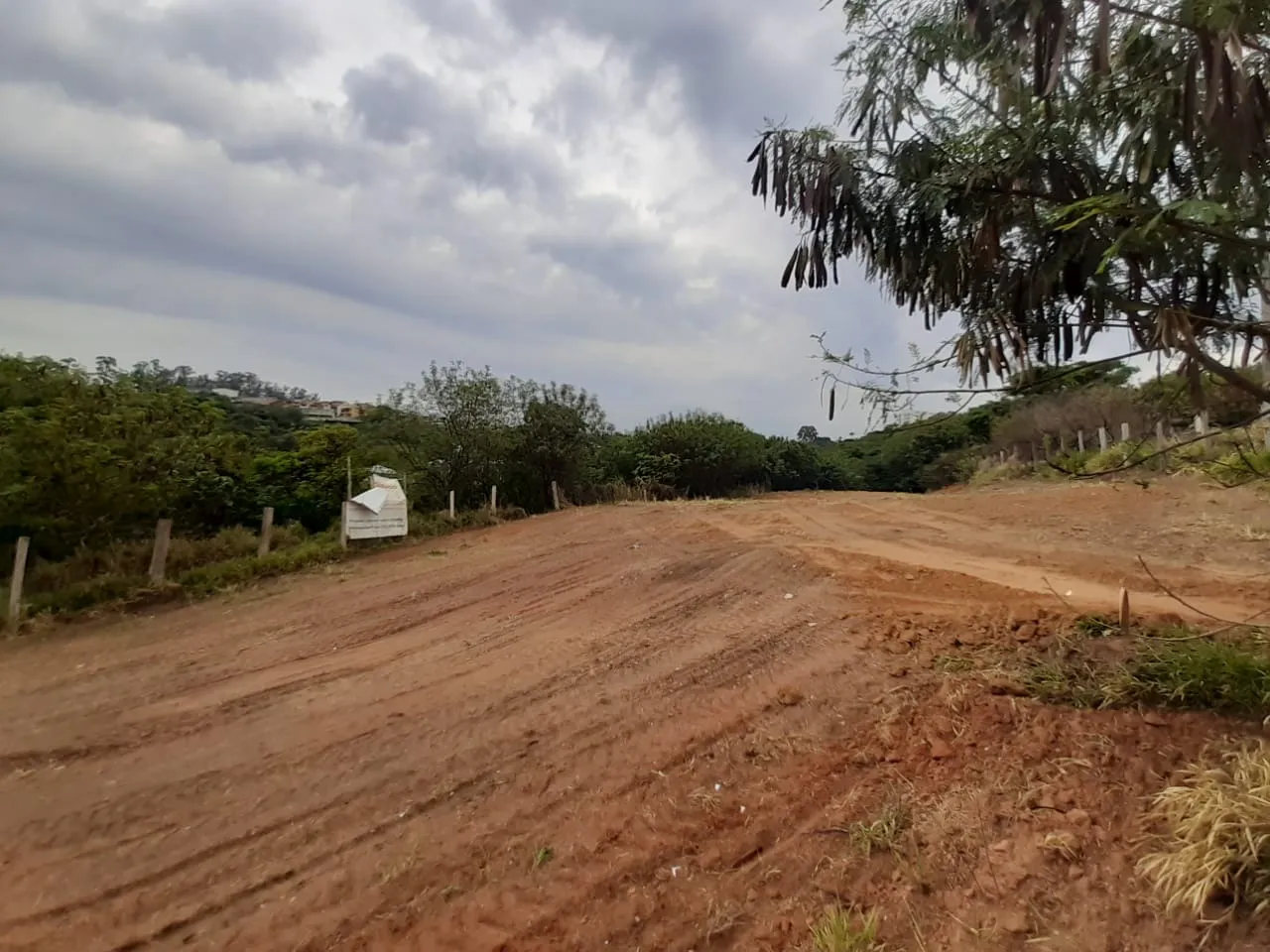 Imagem Vende-se Área d 5300 m2 na Zona Leste de Sorocaba