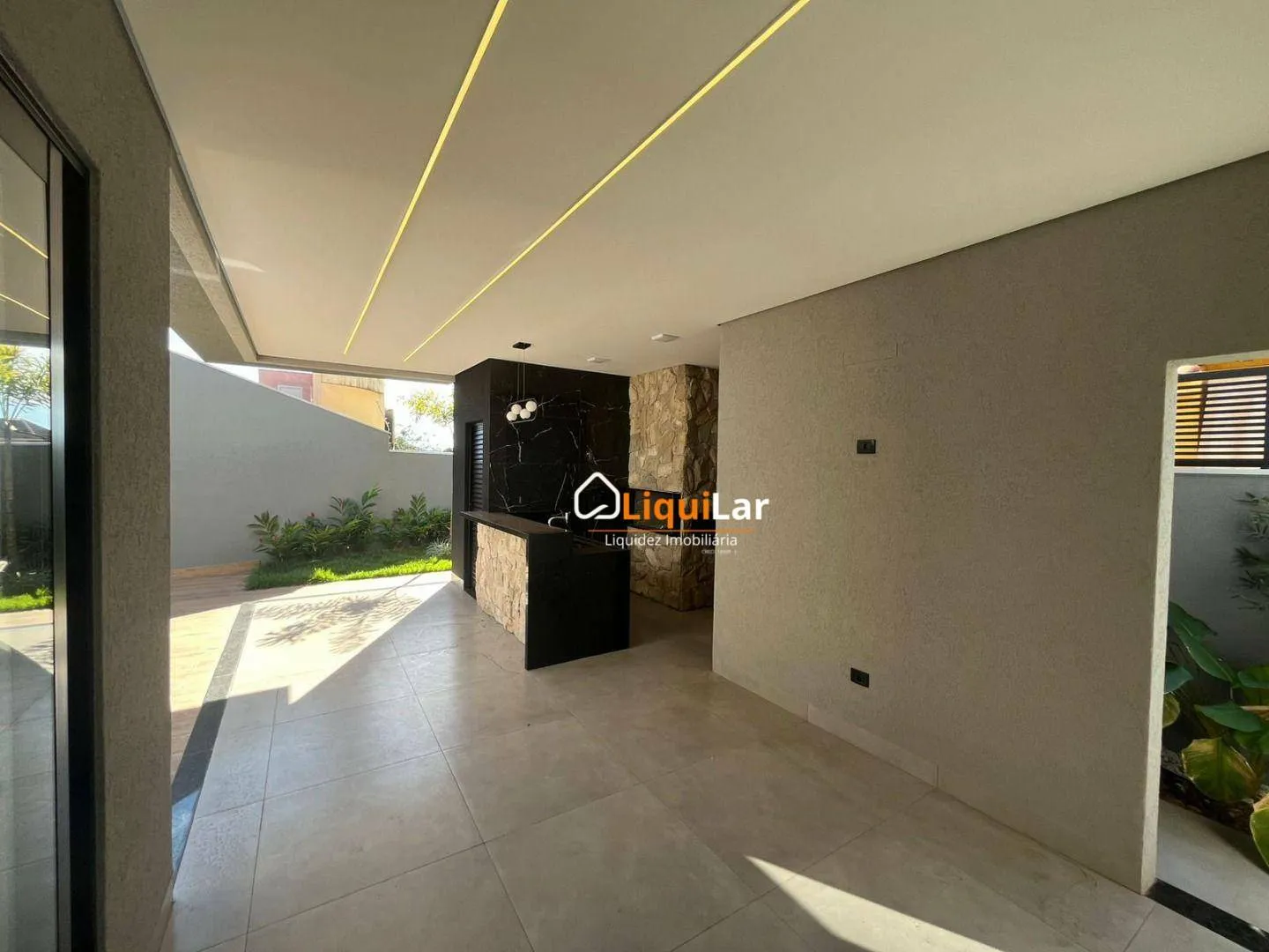 Imagem Casa Térrea de Alto Luxo na Vila Planalto com 3 Suítes, Escritório e Piscina Aquecida