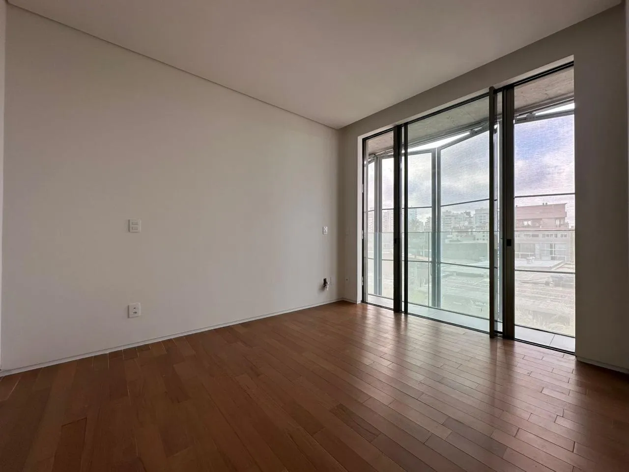 Imagem Apartamento com vista para o mar à venda com 330m2 por R$ 28.000.000,00