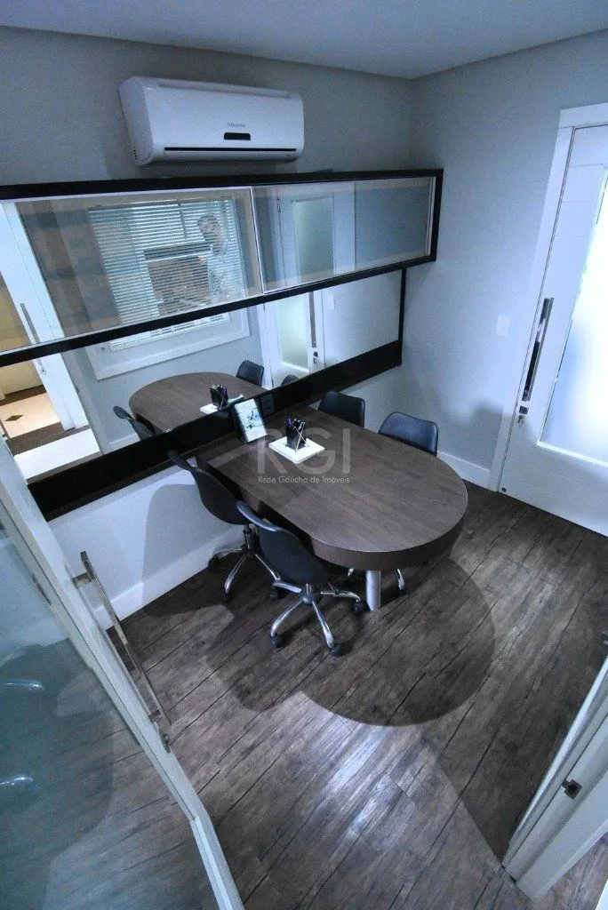 Imagem Conjunto/Sala para Venda - 26.08m², 0 dormitórios, 1 vaga - Menino Deus