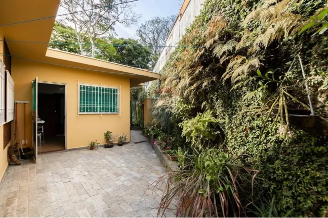 Imagem Casa Térrea bem localizada no jardim prudência com 3 Dormitórios sendo 1 Suíte, 3 Vagas Garagem.