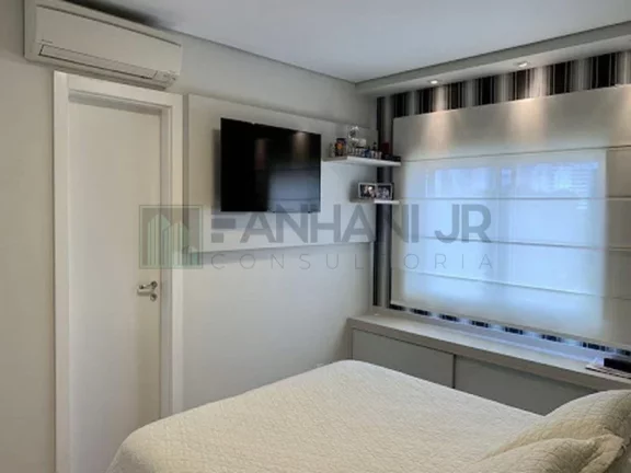 Imagem Vendo apartamento na Vila Nova Conceição. Requinte e muito bom gosto, neste incrível apartamento... São 4 dormitórios, sendo 2 suítes. O piso de ma