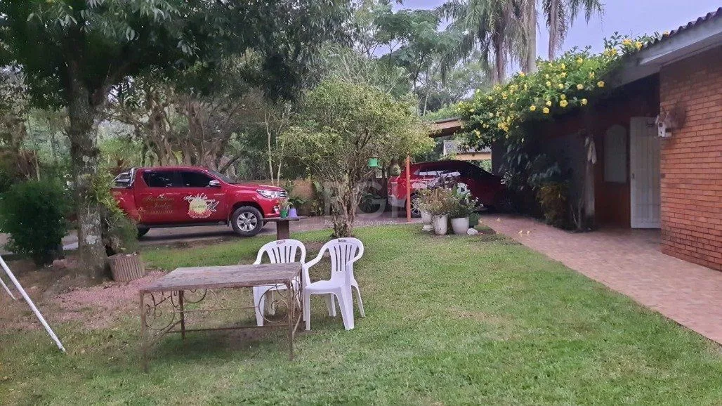 Imagem Sítio para Venda - 242m², 2 dormitórios, sendo 2 suites, 2 vagas - Itapuã
