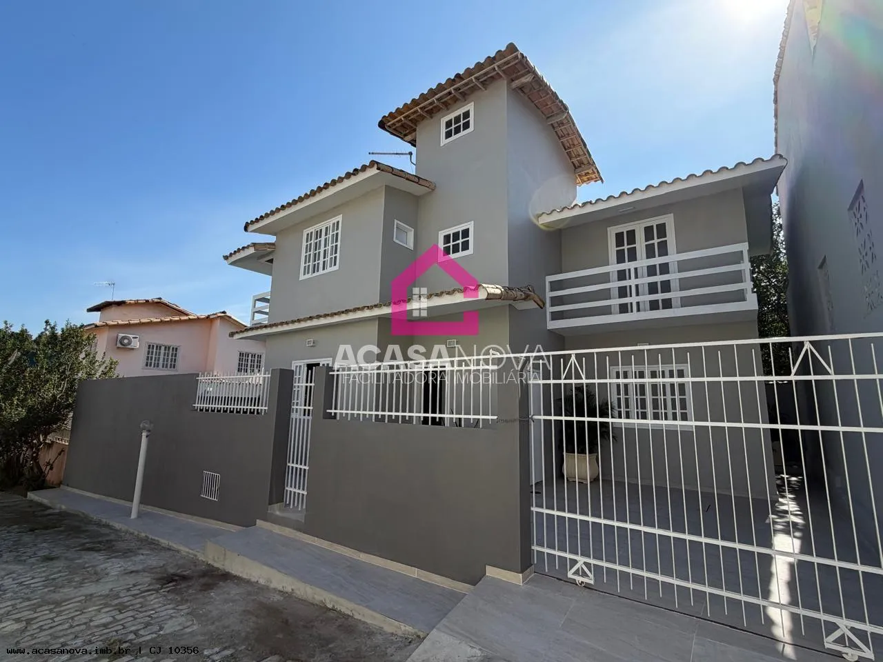 Foto do imóvel Casa para Venda em Maricá, Araçatiba, 4 dormitórios, 1 suíte, 2 banheiros, 2 vagas em Av. Prefeito Ivan Mundin - Araçatiba, Maricá - RJ