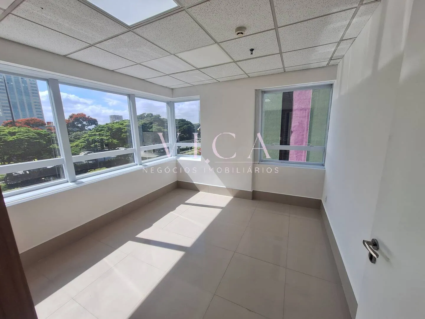 Imagem Alphaville| Edifício Alpha Premim sala 92m² 2 vagas R$ 940.000