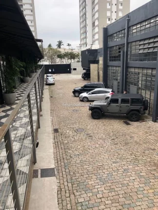 Imagem Galpão comercial para locação na Vila Leopoldina, São Paulo-SP: 2.500m², 6 banheiros, 12 vagas de garagem!