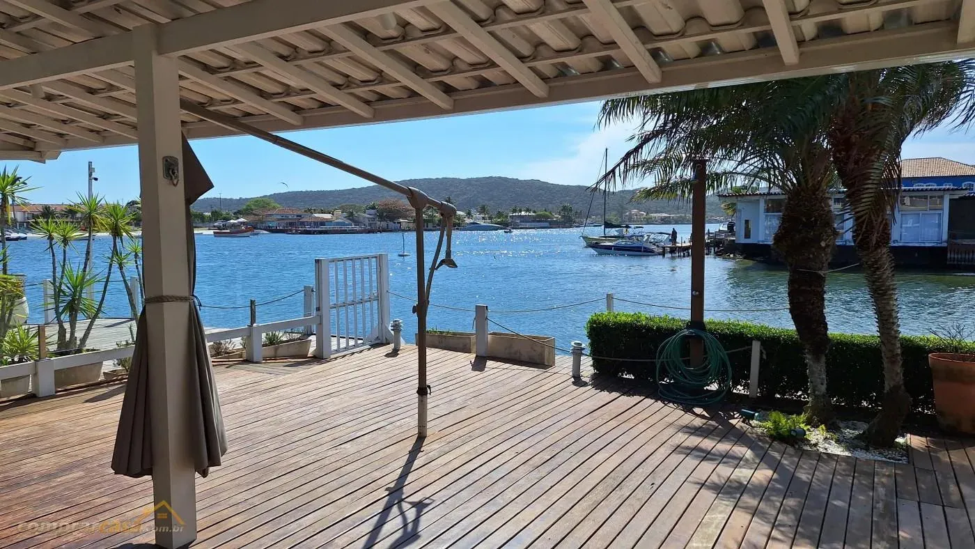 Imagem Casa em Condomínio para Venda em Cabo Frio / RJ no bairro Ogiva