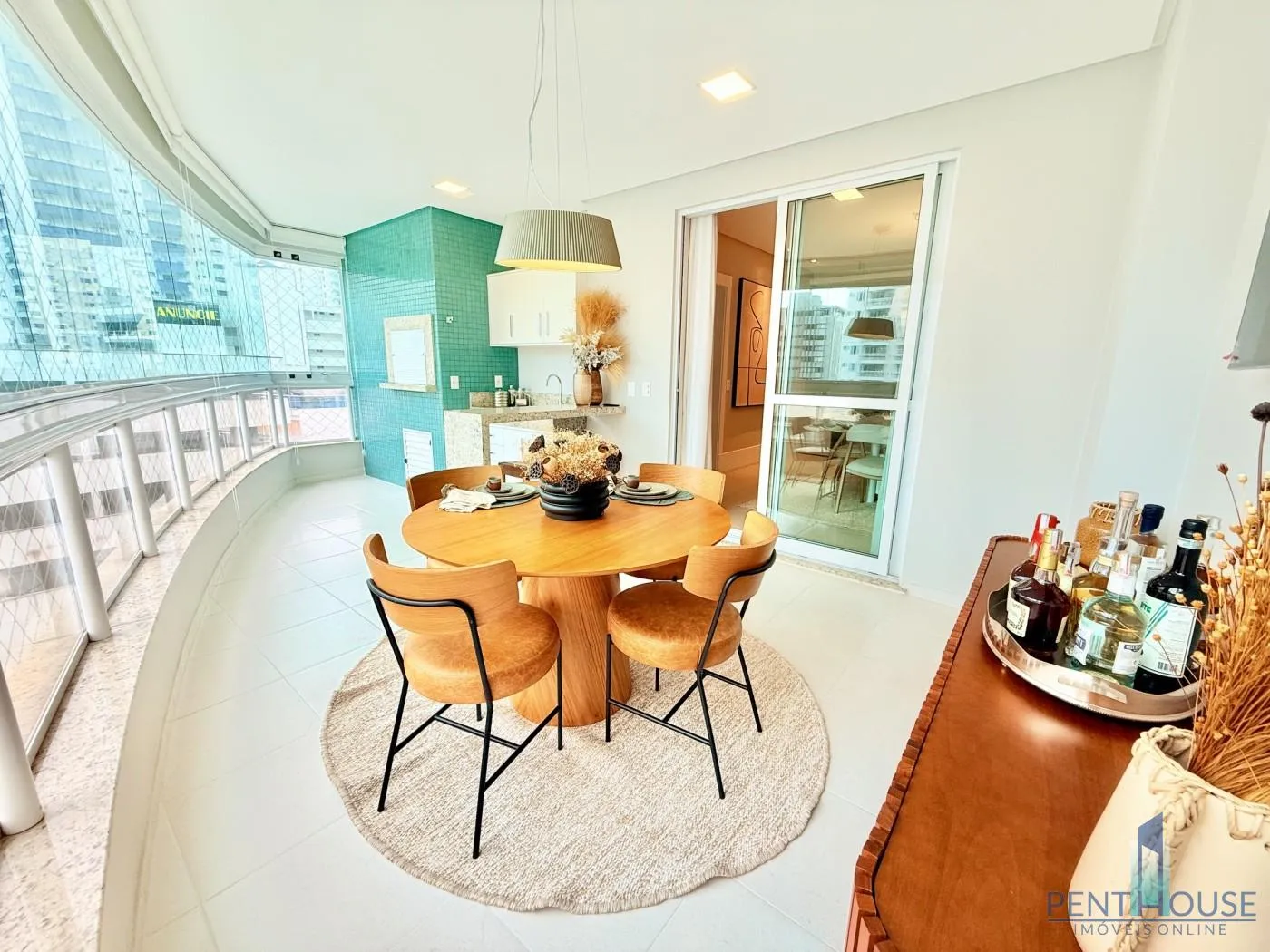 Imagem Apartamento Quadra Mar para Venda em Balneário Camboriú, CENTRO, 3 dormitórios, 3 suítes, 4 banheiros, 4 vagas