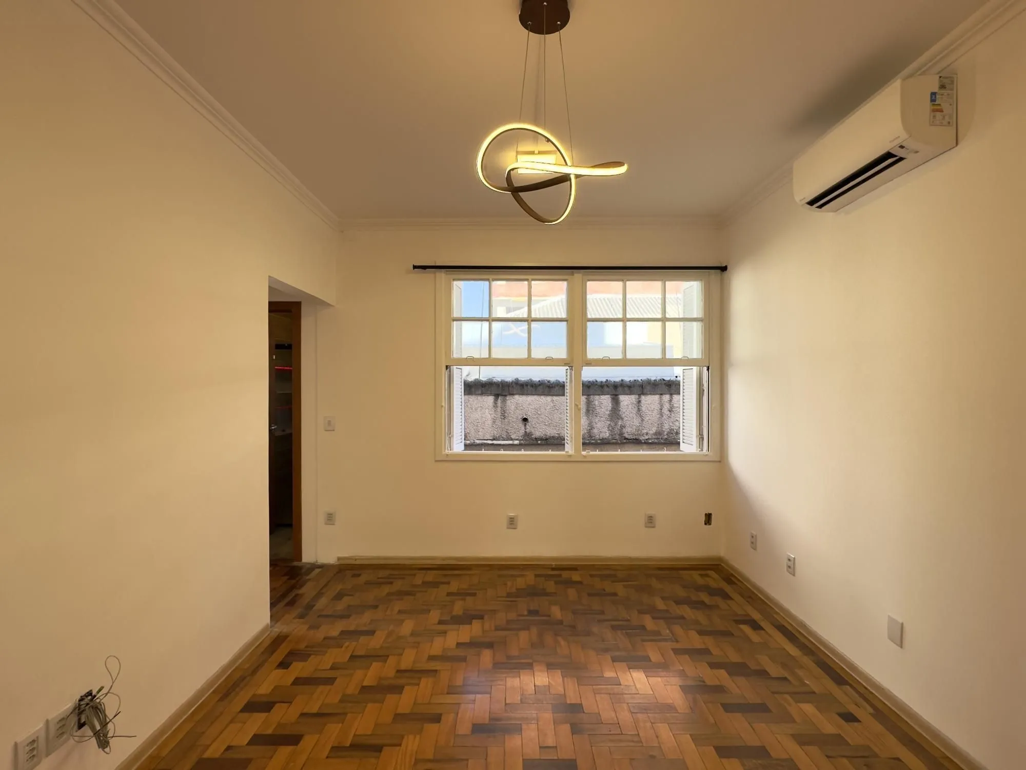 Imagem Apartamento reformado de 67m², 2 dormitórios com peças amplas na Praia de Belas