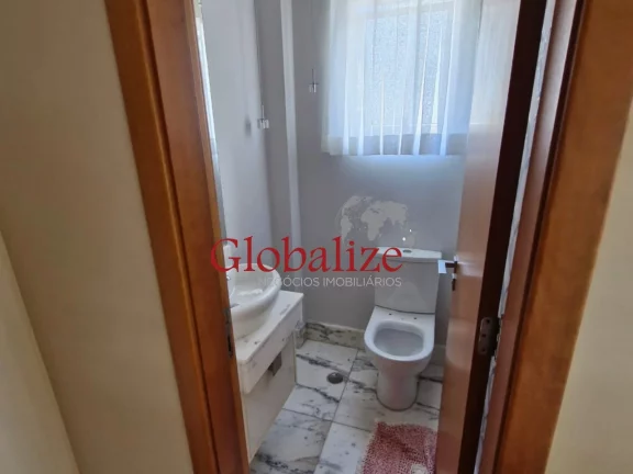 Imagem Apartamento com 3 quartos, 1 suíte e duas vagas de garagem no coração da Pompeia, em Santos. Valor R$ 1.120.000,00.