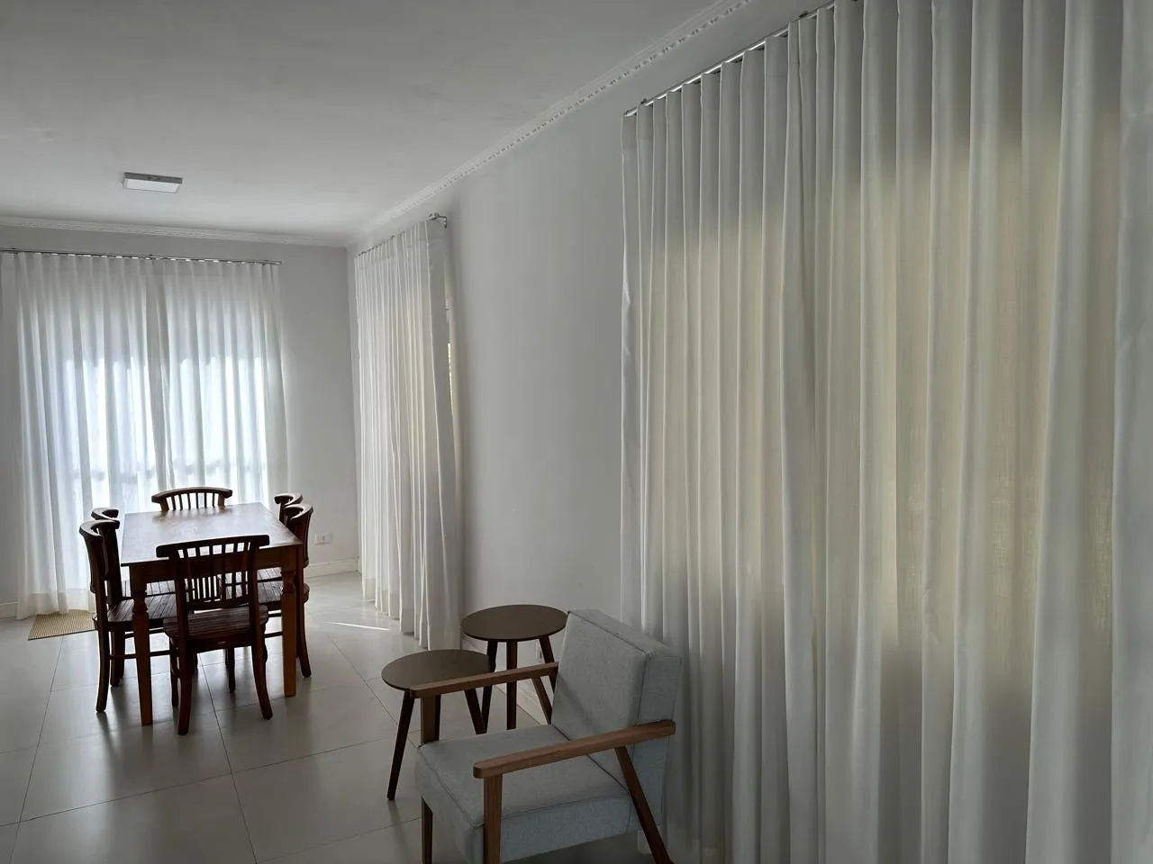 Imagem Encantadora Chácara Mobiliada para Locação no Condomínio City Castelo - Completa e Pronta para Morar