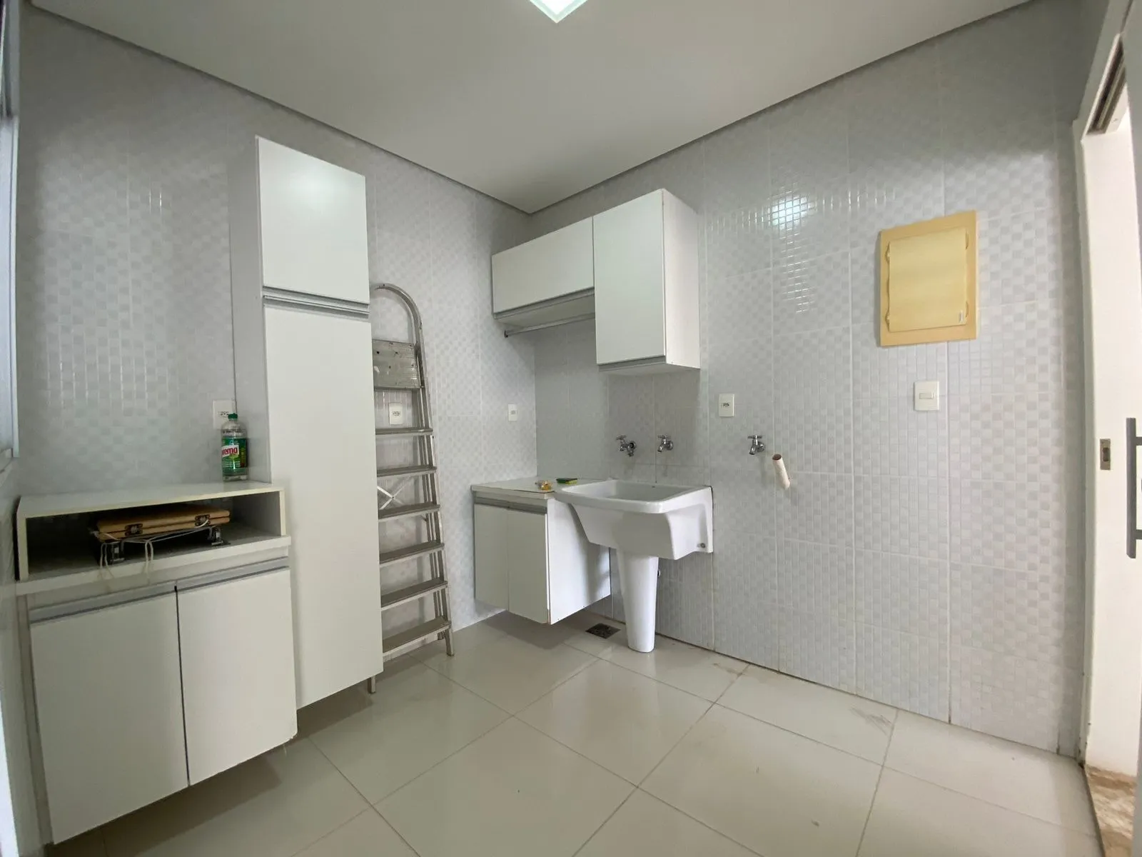 Imagem Casa 3 dormitórios 296m² Condomínio Lago da Serra Aceita Permuta