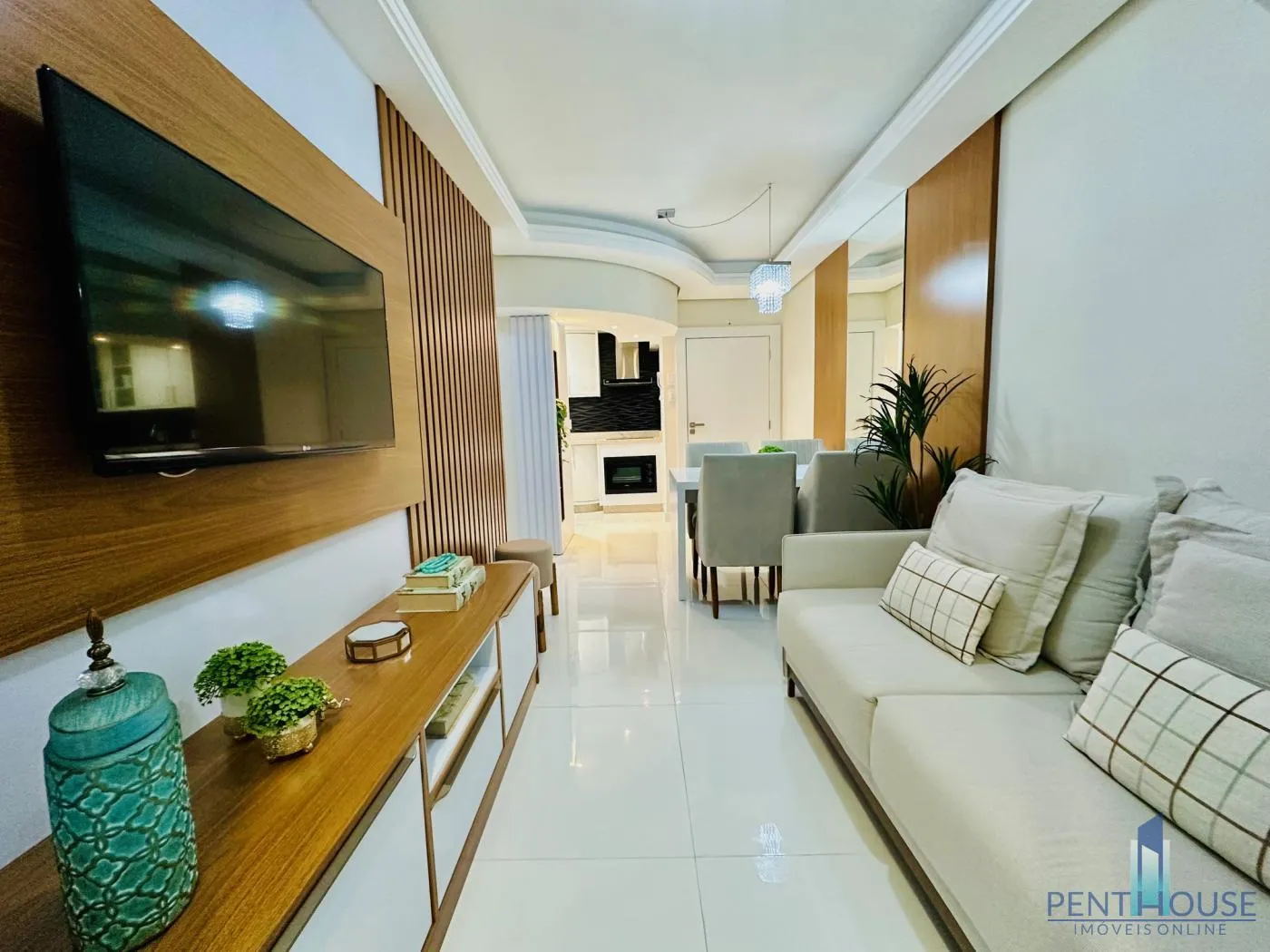 Imagem Apartamento Quadra Mar para Venda em Balneário Camboriú, CENTRO, 2 dormitórios, 1 banheiro, 1 vaga