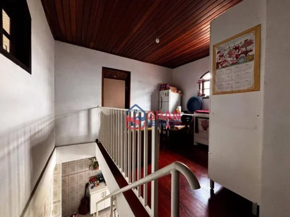 Imagem Casa com 3 dormitórios à venda no Pinheirinho