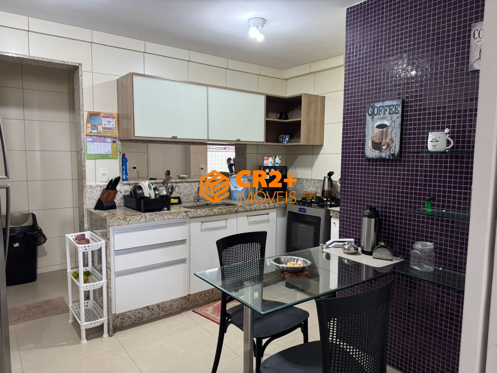 Imagem Localização Premium! Conforto, Espaço e uma quadra do Mar, por um Preço Justo! R