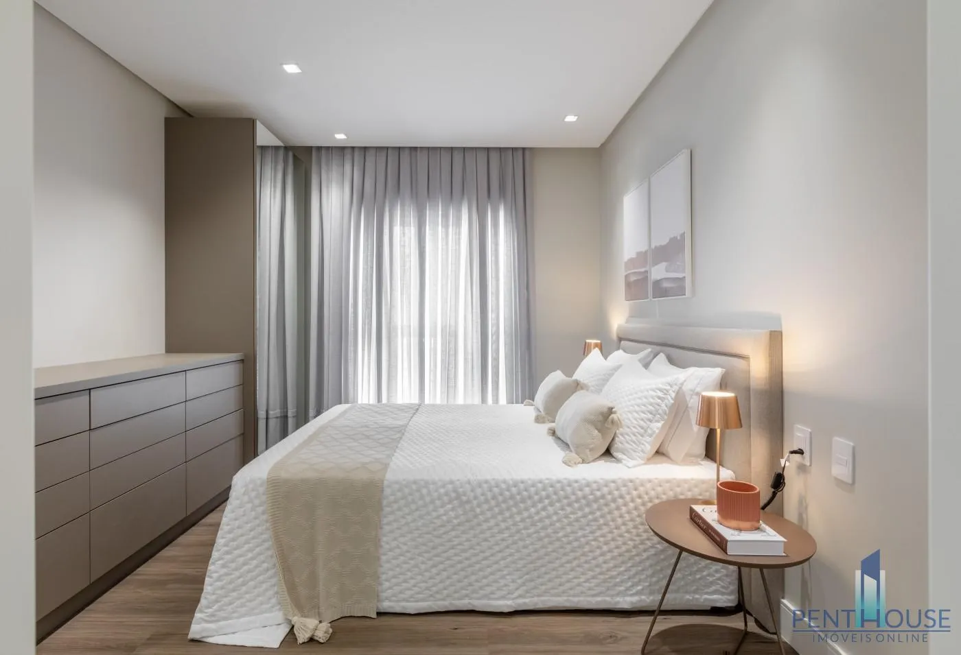 Imagem Apartamento Zona Central para Venda em Balneário Camboriú, CENTRO, 4 dormitórios, 3 suítes, 4 banheiros, 3 vagas