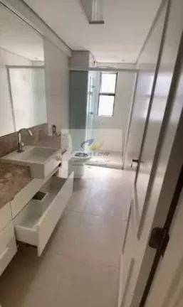 Imagem Vendo Apartamento com 254 m², 4 quartos s/ 2 suítes + DCE, sala p/ 3 ambientes e 4 vagas